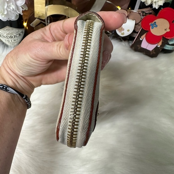 AUTHENTIC LOUIS VUITTON CREAM SUHALI LEATHER ZIPPY ZIP AROUND LONG WALLET - Picture 5 of 15